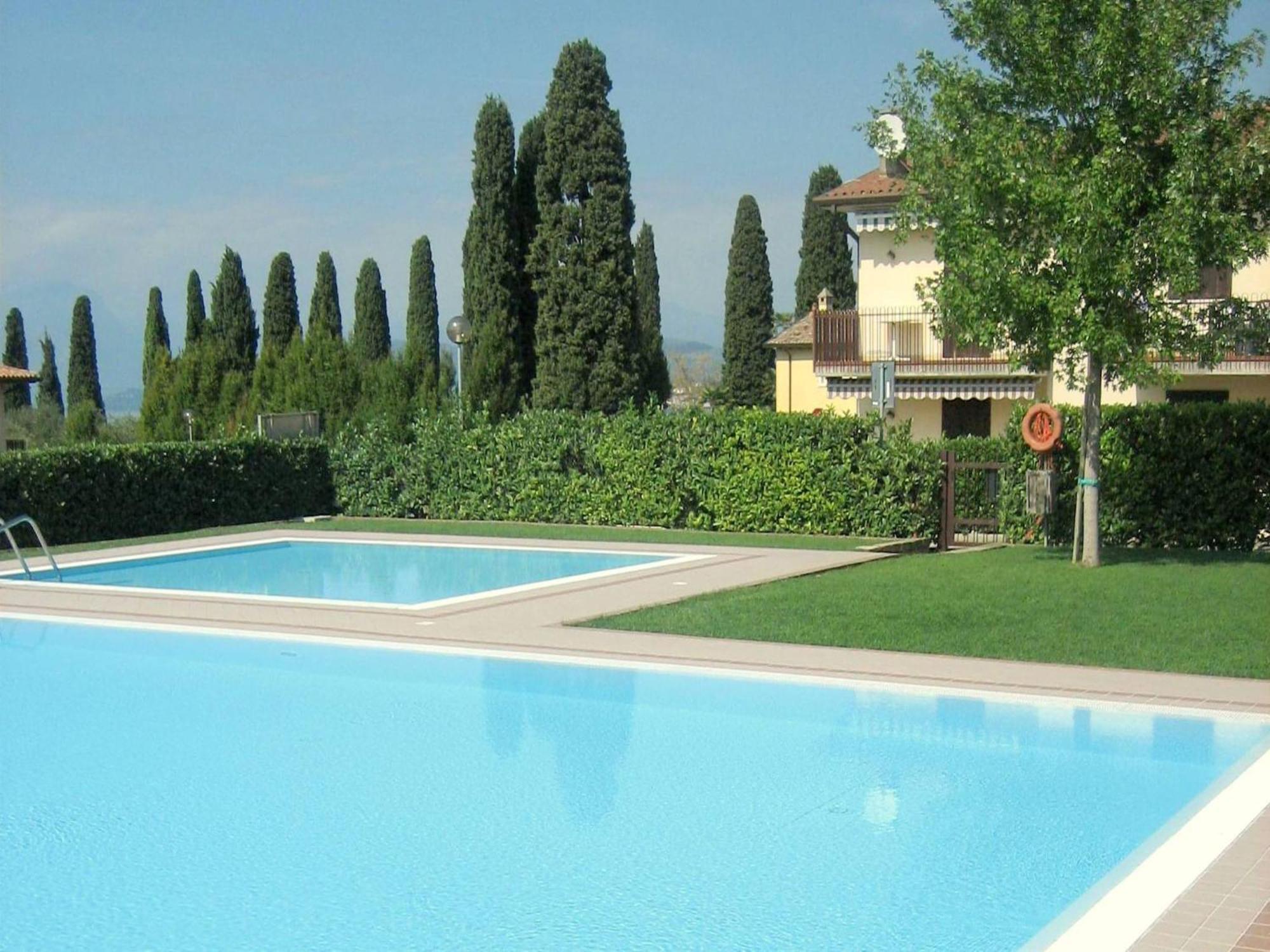 Enticing Holiday Home In Lazise With Swimming Pool Exterior photo