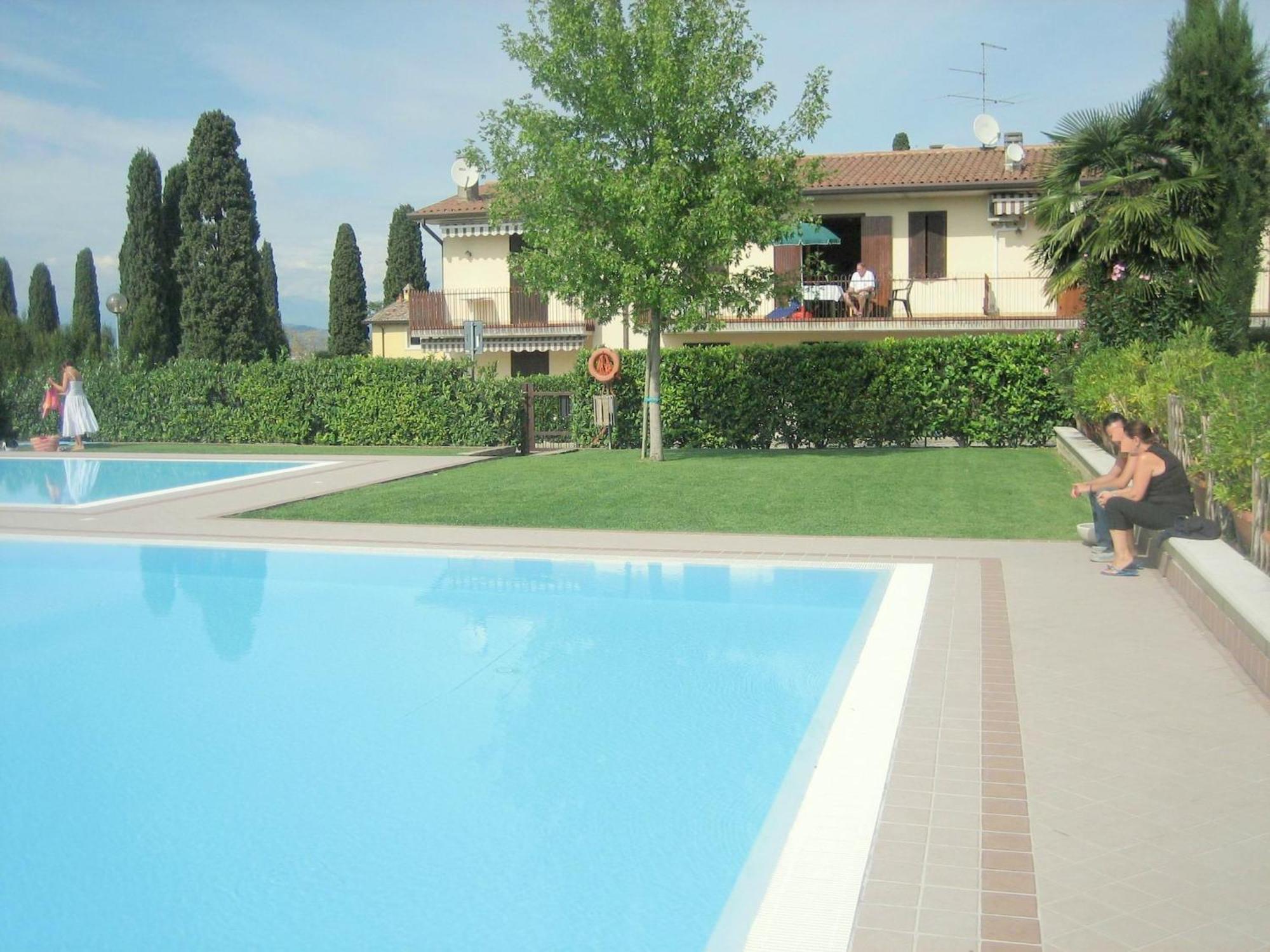 Enticing Holiday Home In Lazise With Swimming Pool Exterior photo