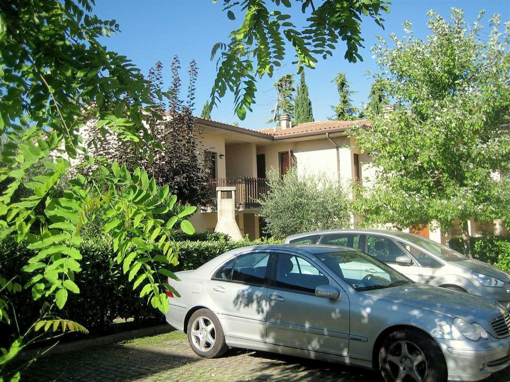 Enticing Holiday Home In Lazise With Swimming Pool Exterior photo